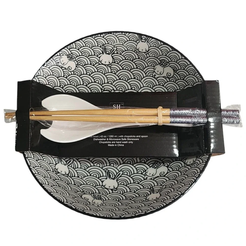 SH Home Ceramic Ramen Noodle Bowl Set 43oz Chopsticks Spoon Black Bunnies Waves